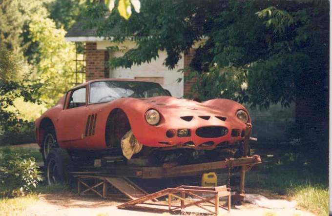 Ferrari 250 GTO ostavljen na nekoj američkoj livadi stoji već 30 godina...