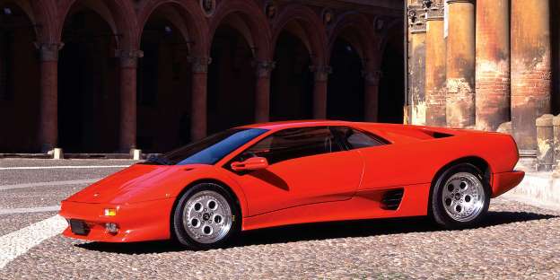 Lamborghini Diaglo GT. ''Paesano'' može i do 337.9. Kako i ne bi kad je tu 5.7 V12