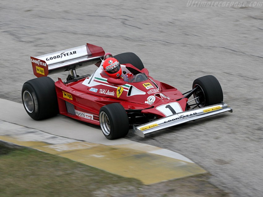Ferrari 312 T2. Cavalino rampante je imao toliko ljepih auti da se jako teško odlučiti koji je najljepši. Ovaj je predivan. Uz glavnu ulogu u filmu ''Rush'', ova je stvarčica bila i u glavnoj ulozi slavne 1976. i dvoboja Lauda - Hunt. Niki je naslov izgubio zbog teške nesreće na Nuerburgringu i izostanka s dvije utrke.