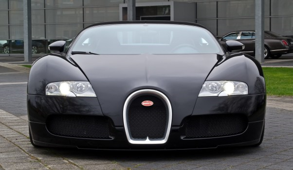 Bugatti Veyron EB 16.4 s 408.7 km/h, proglašen autom desetljeća